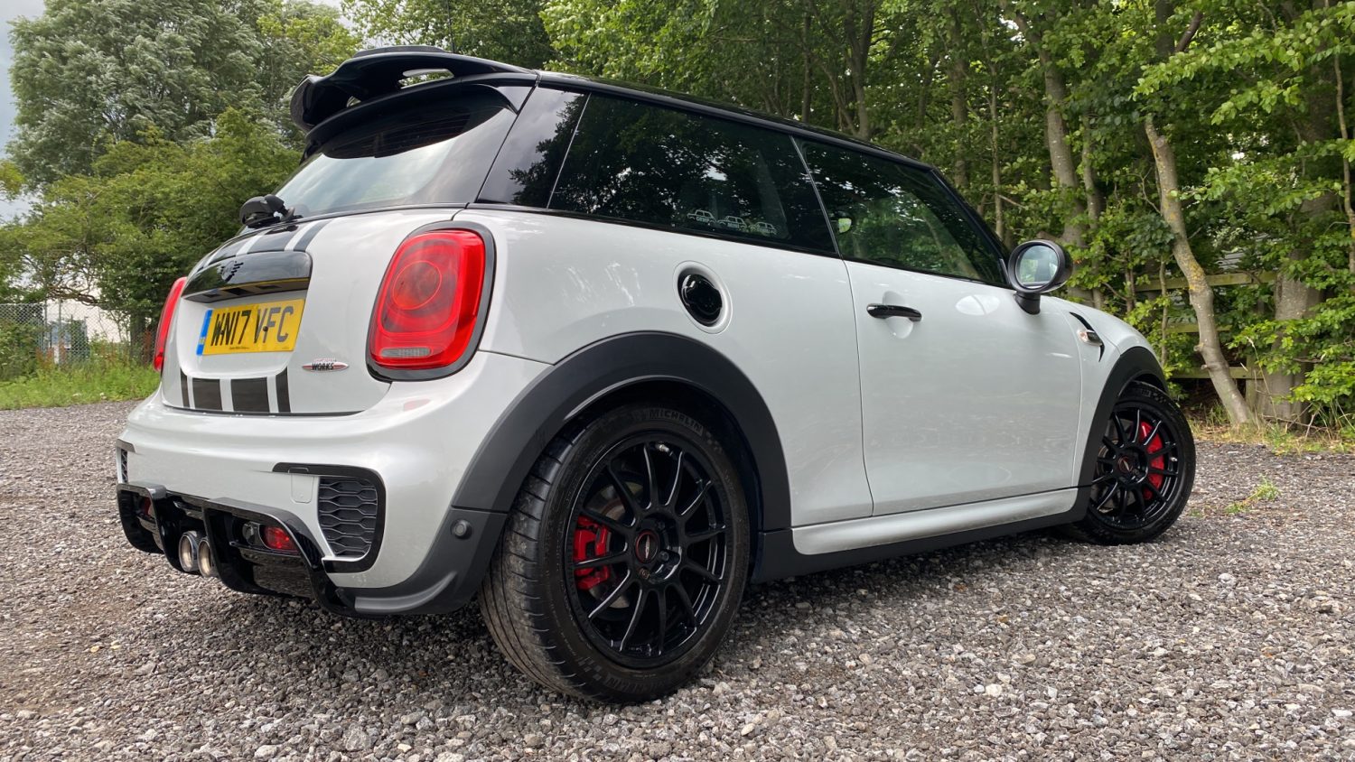 This Tiny EV Can Adjust Its Width On The Move
