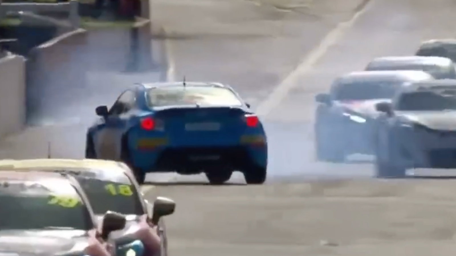Toyota 86 Racer Spins Out And Saves It As If Nothing Happened
