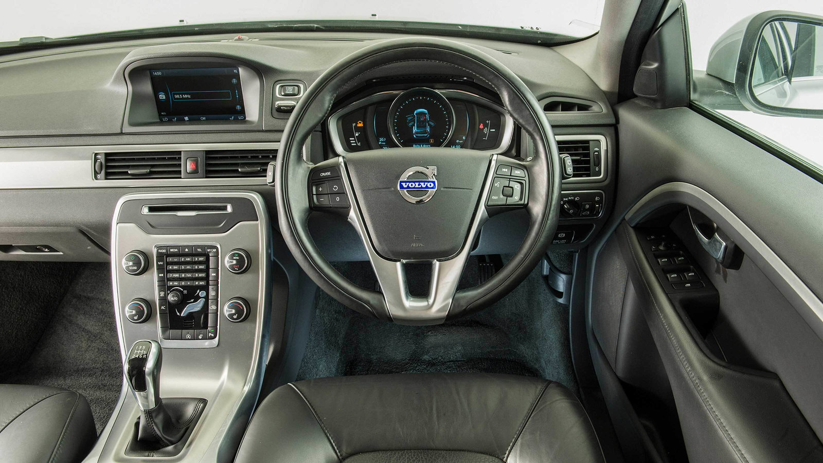 Well, Duh – Study Shows Touchscreens In Cars Are More Distracting Than Physical Buttons