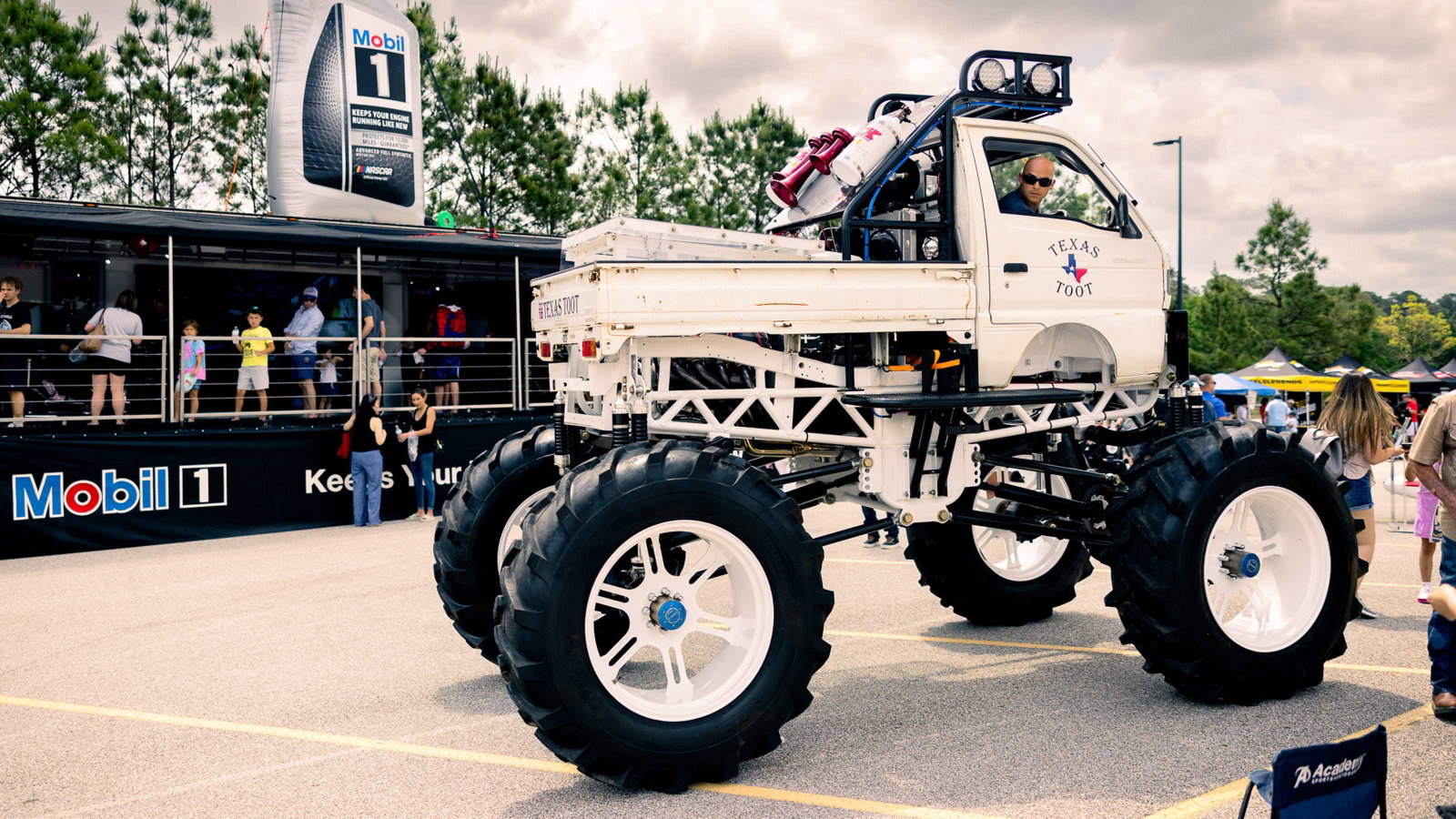 Autozam Scrum Kei Monster Truck Crowned 2022 Hot Wheels Legends