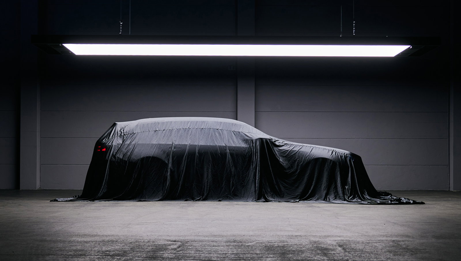 BMW M5 Touring - under cover